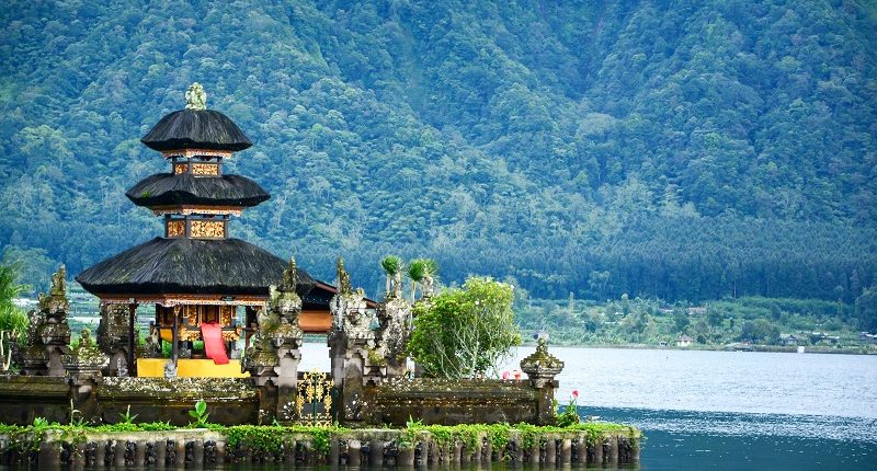 pagoda de Indonesia, uno de los destinos de luna de miel de Bhárad