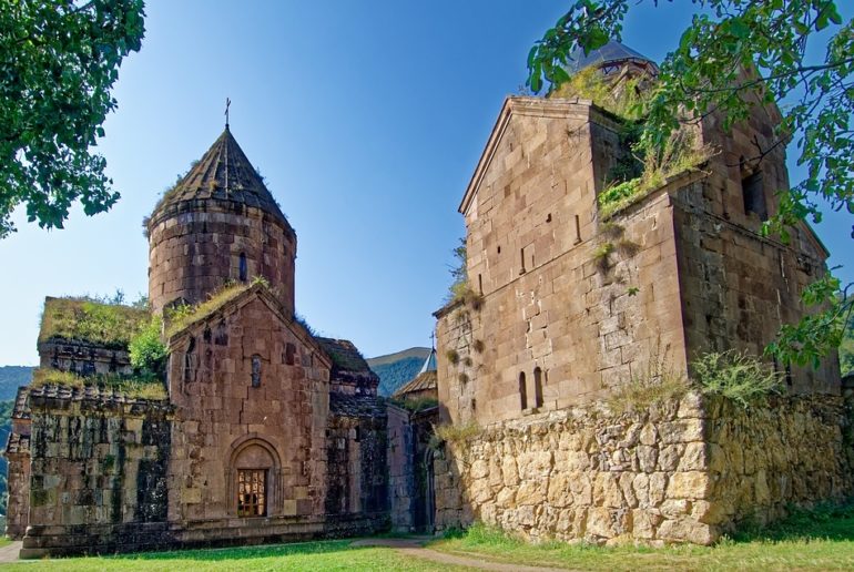 Viaje a Armenia: tras la catedral más antigua del mundo | Bharad Travel